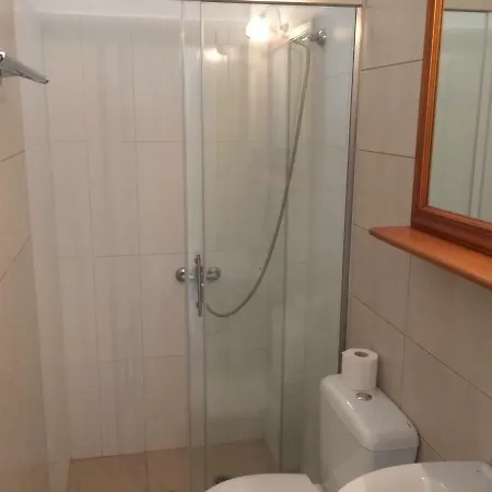 Angies House * סקופלוס טאון